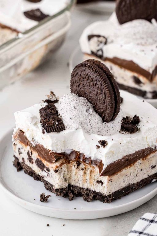 Oreo Ice Cream Cake with Whipped Topping