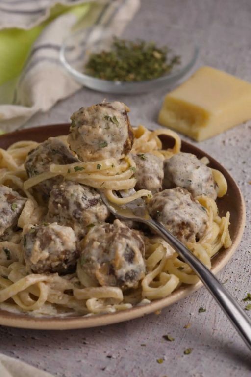 Oven-Baked Meatballs with Creamy Alfredo Sauce
