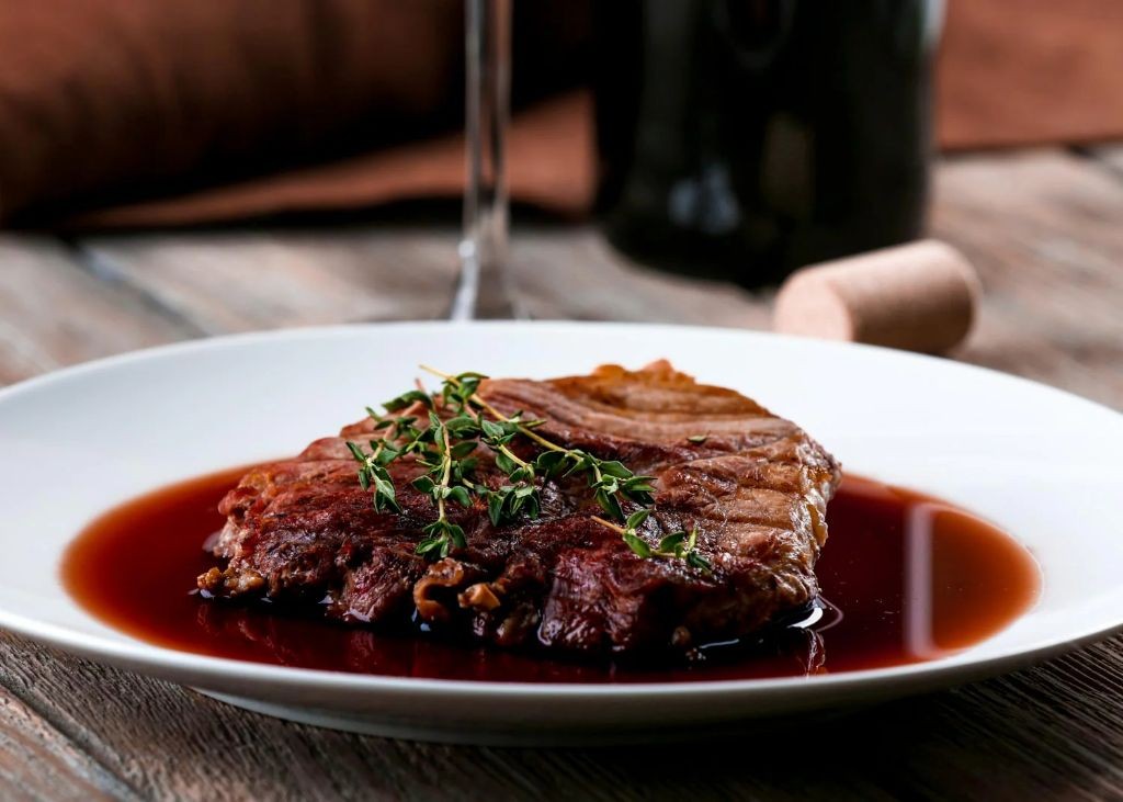 Oven-Braised Round Steak in Red Wine Sauce
