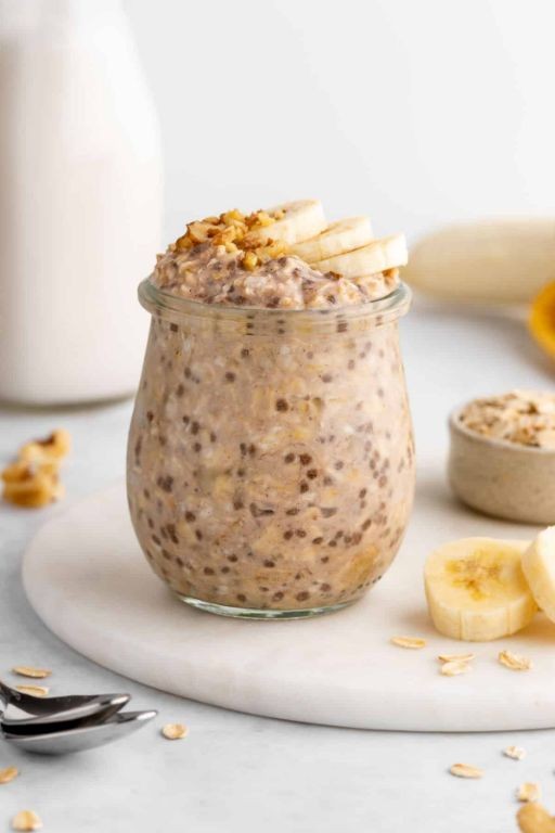 Overnight Oats with Chia Seeds and Banana