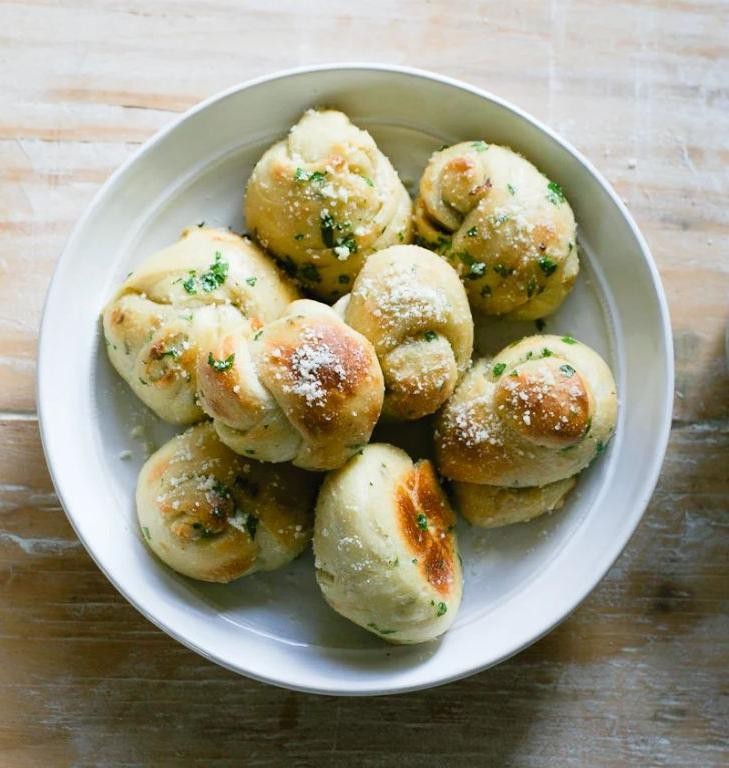 Overnight Sourdough Garlic Knots