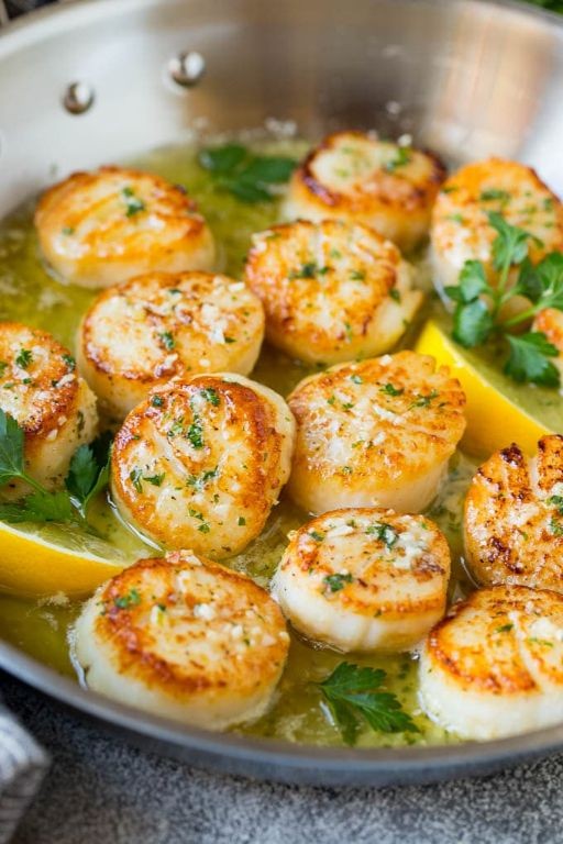 Pan-Seared Scallops with Garlic Butter