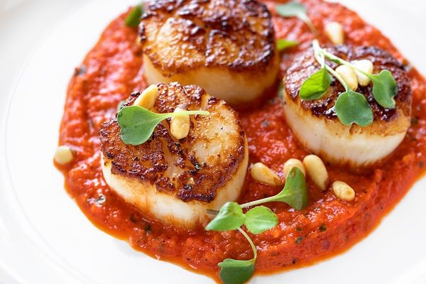 Pan-Seared Scallops with Roasted Red Pepper Sauce