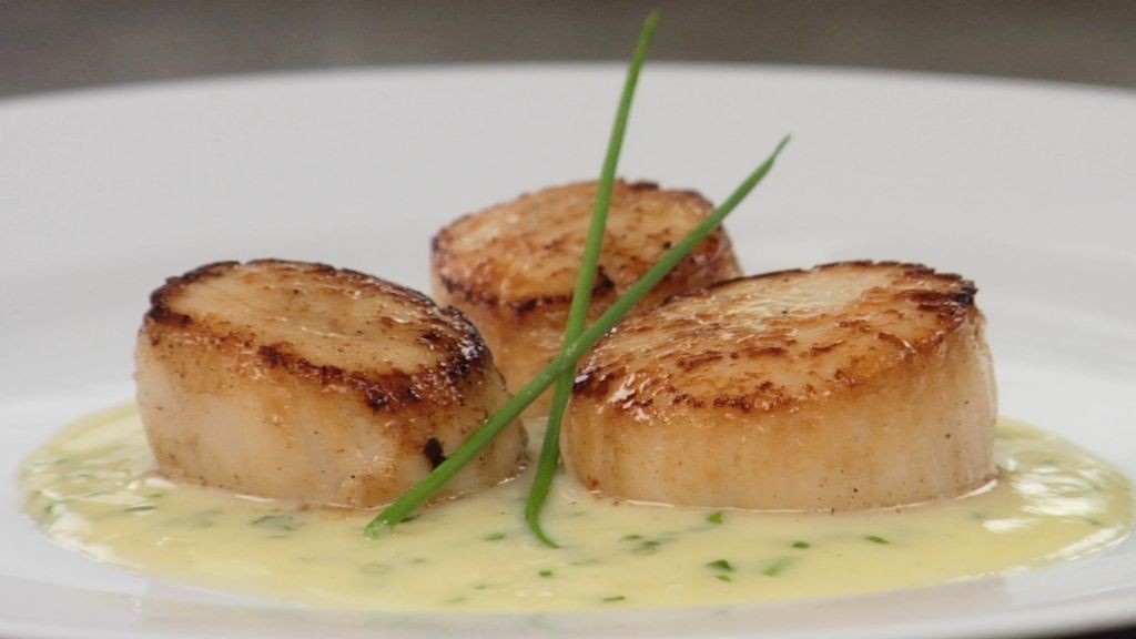 Pan-Seared Scallops with Truffle Oil
