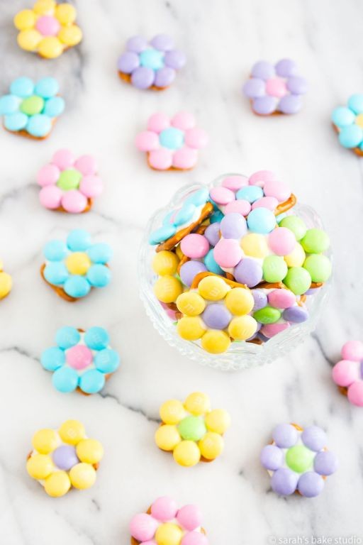 Pastel M&M Pretzel Bites