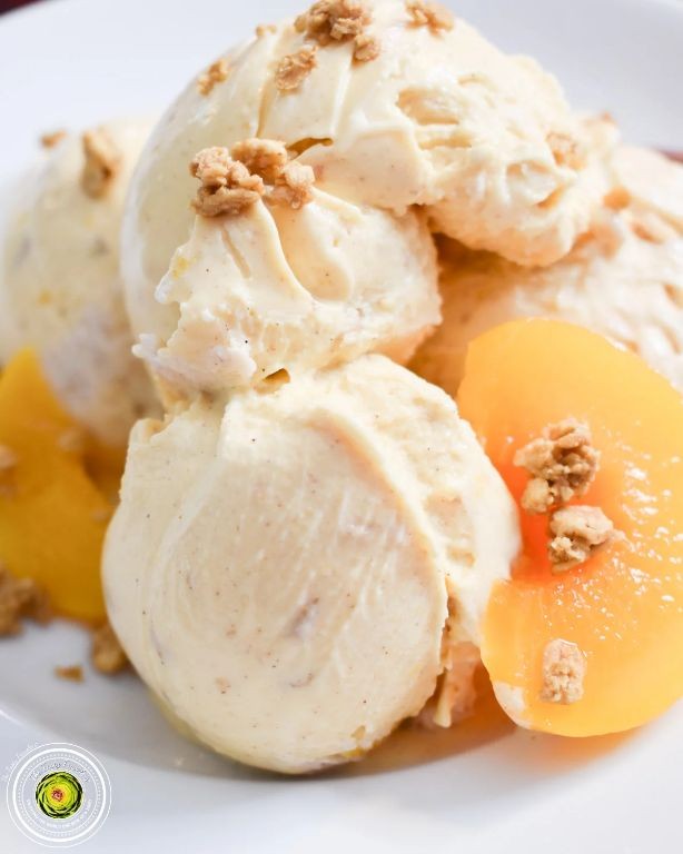 Peach Cobbler Frozen Yogurt