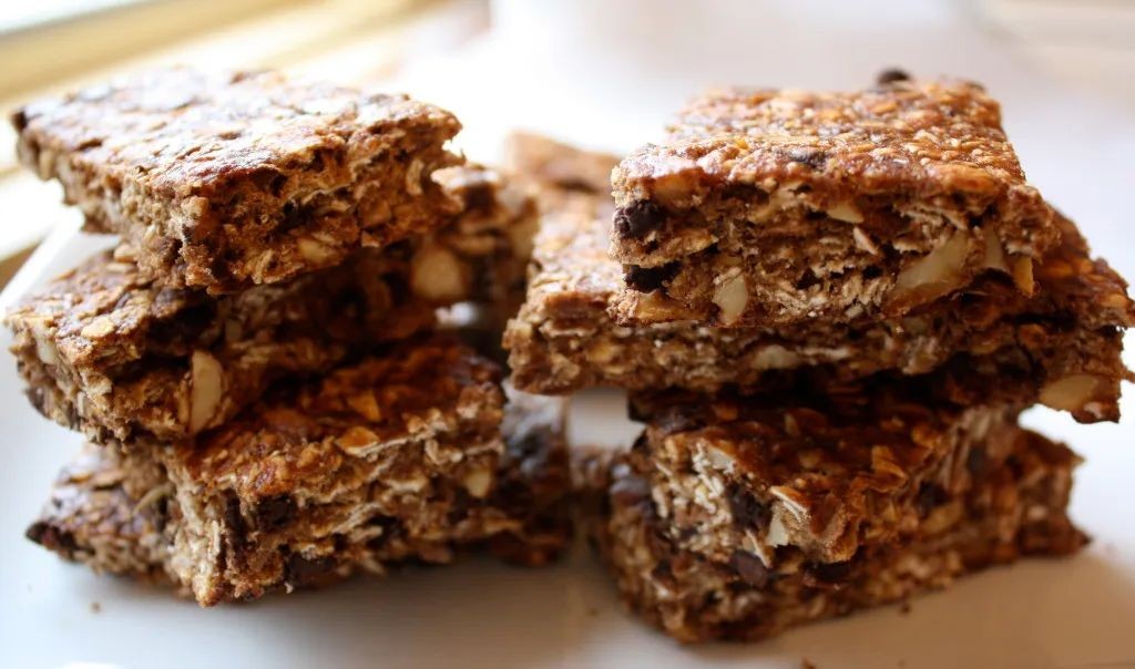 Peanut Butter Banana Raw Granola Bars