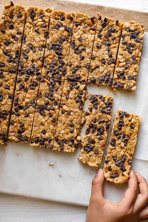 Peanut Butter Chocolate Chip Granola Bars