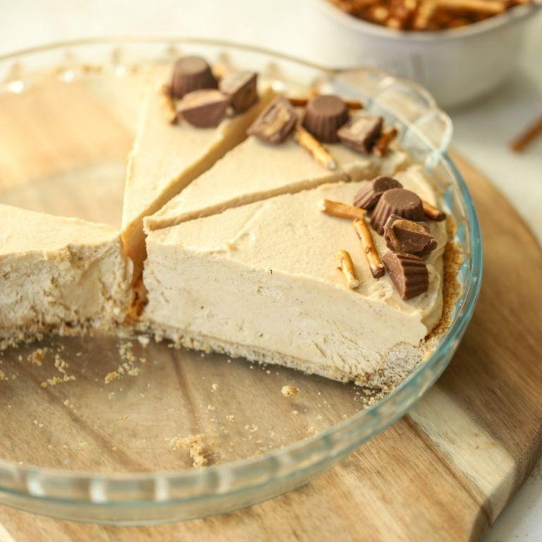 Peanut Butter Pretzel Crunch Pie