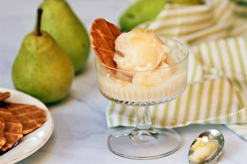 20 Delicious Pear Dessert Recipes Irresistible