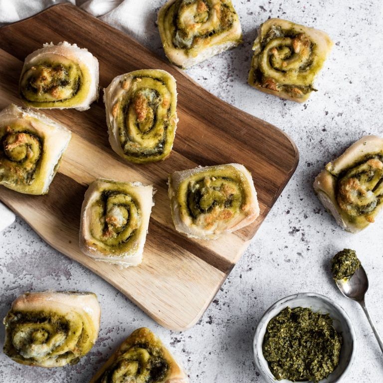 Pesto and Mozzarella Pinwheel Sandwiches