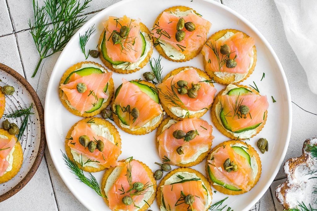 Pesto and Smoked Salmon Dip