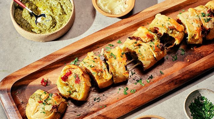 Pesto and Sun-Dried Tomato Bread