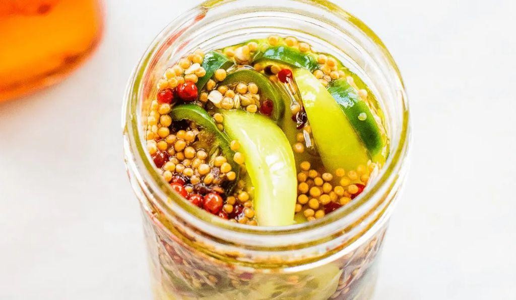 Pickled Green Tomatoes with Mustard Seeds