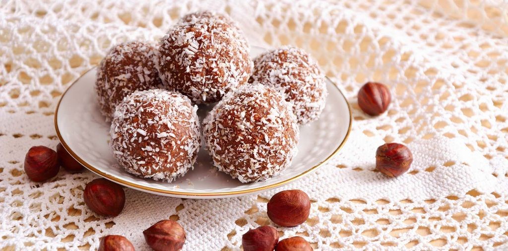 Pineapple coconut energy bites