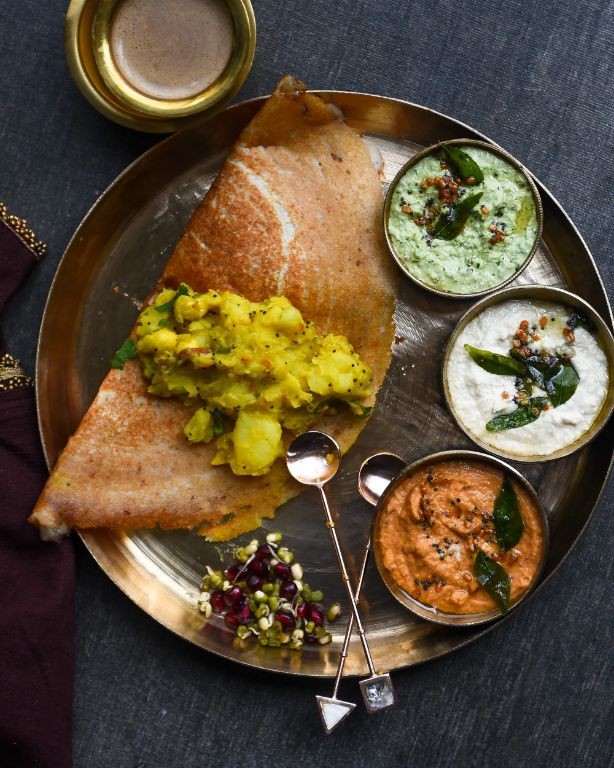 Poha Dosa with Coconut Chutney