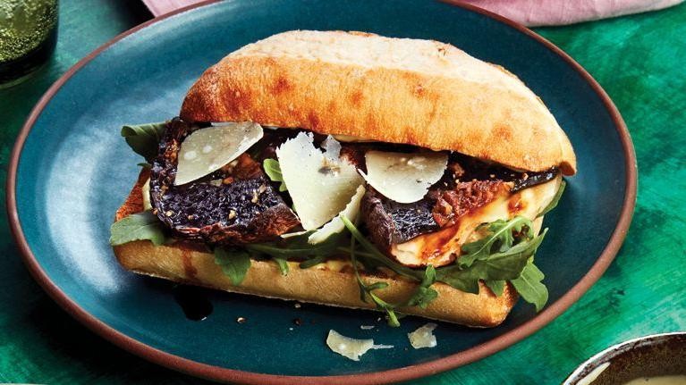 Portobello Mushroom Sandwich with Garlic Aioli