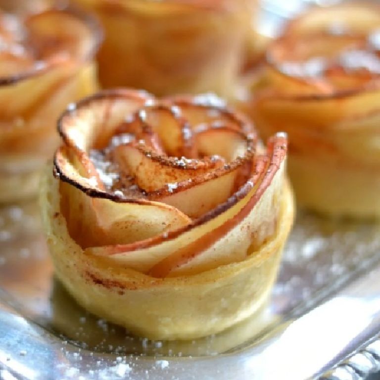 Puff pastry apple rose tart