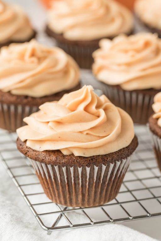 Pumpkin Cupcakes with Gingerbread Frosting