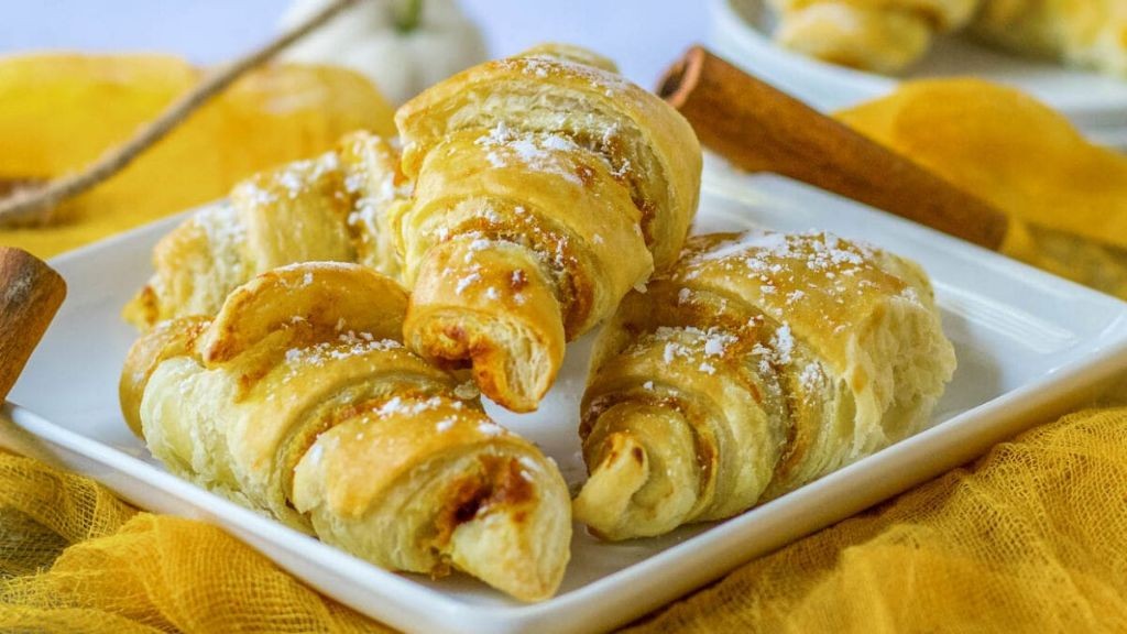 Pumpkin Spice Crescent Roll Breakfast Pastries