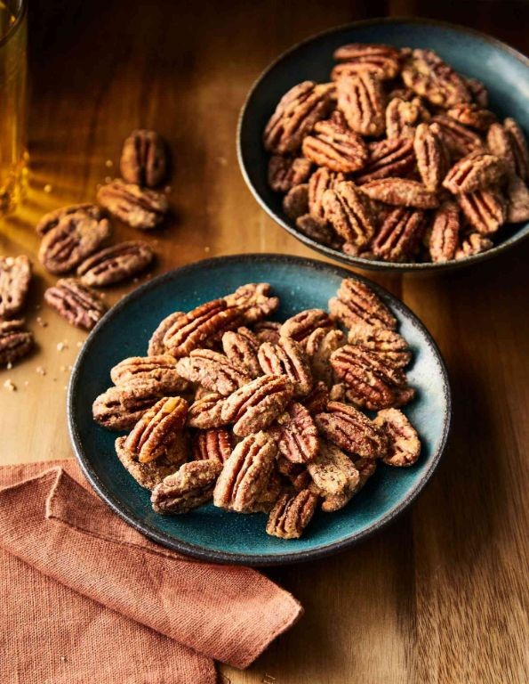 Pumpkin Spice Roasted Pecans
