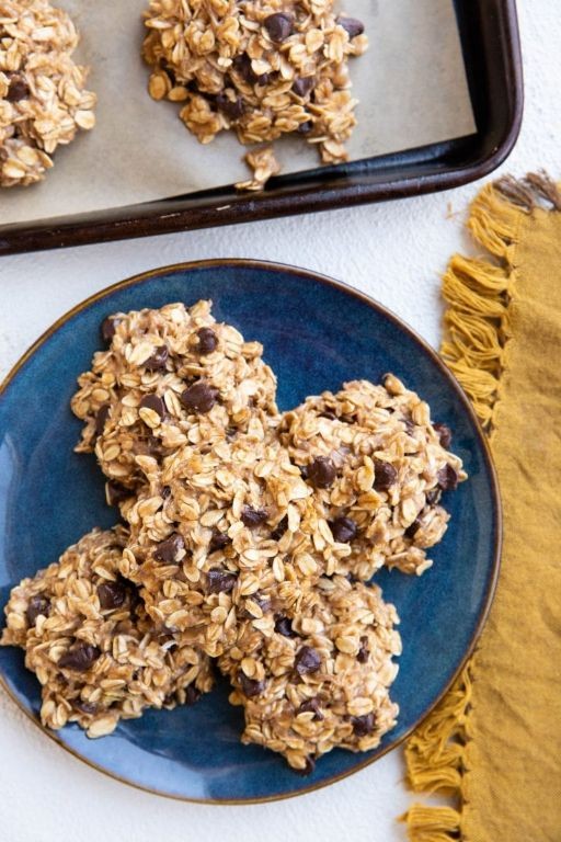 Quick No Bake Banana Cookies