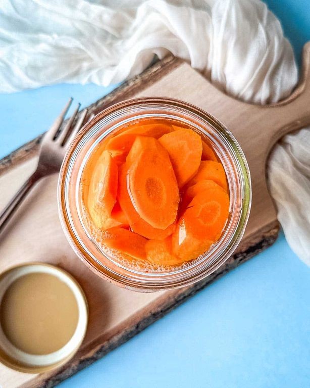 Quick Pickled Carrot Slices