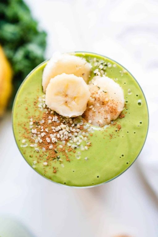 Quinoa and Kale Smoothie with Banana and Almond Milk