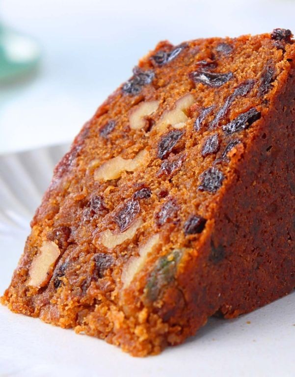Raisin and Date Fruit Cake