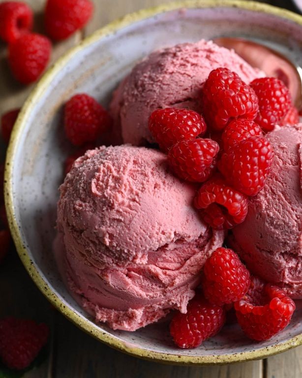 Raspberry Frozen Fruit Ice Cream