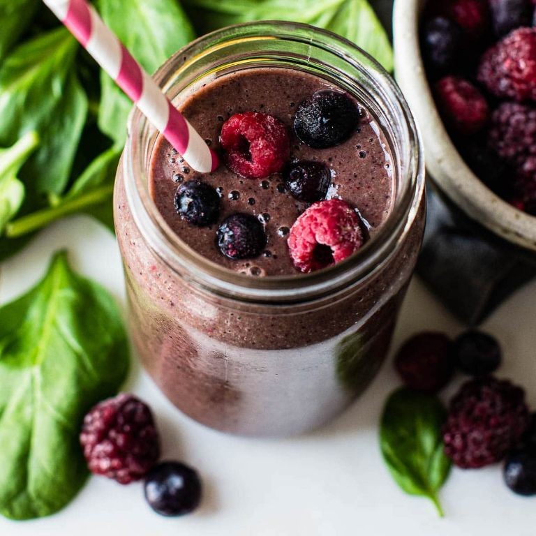 Raspberry Protein Smoothie with Spinach