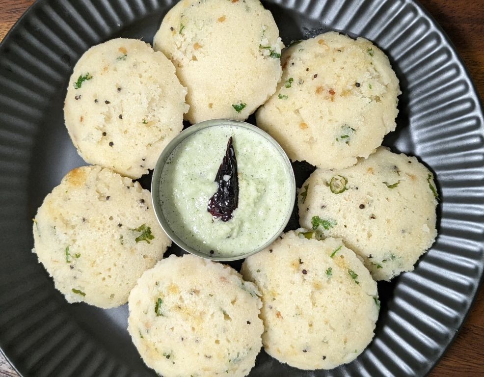 Rava Idli with Coconut Chutney