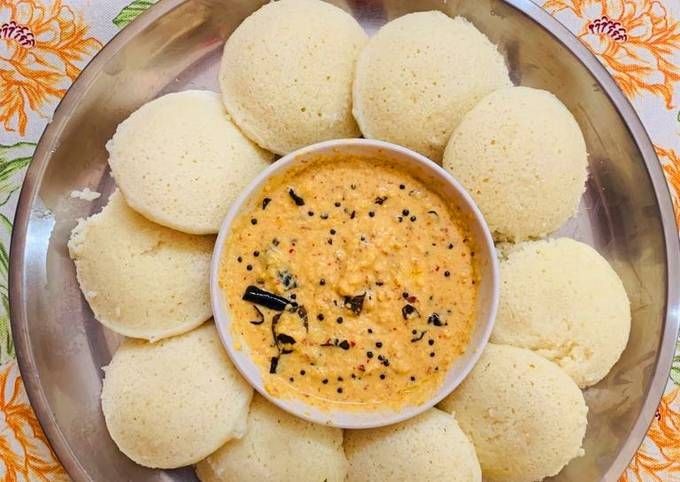 Rava Idli with Peanut Chutney