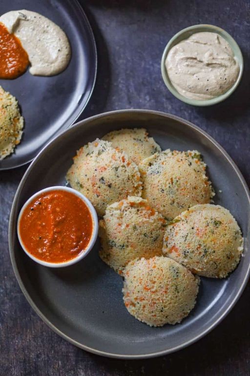 Rava Idli with Spicy Garlic Chutney