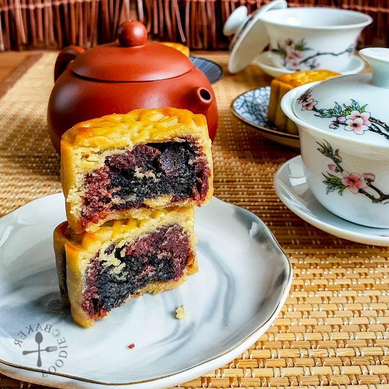 Red Bean and Black Sesame Cake
