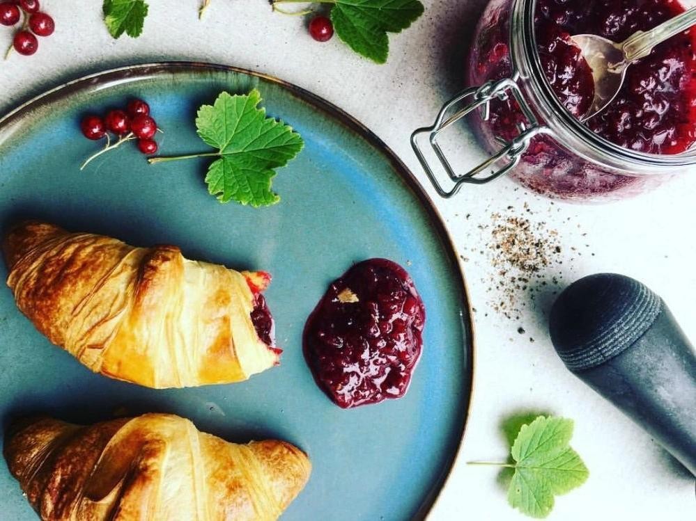 Red Currant and Cardamom Jelly