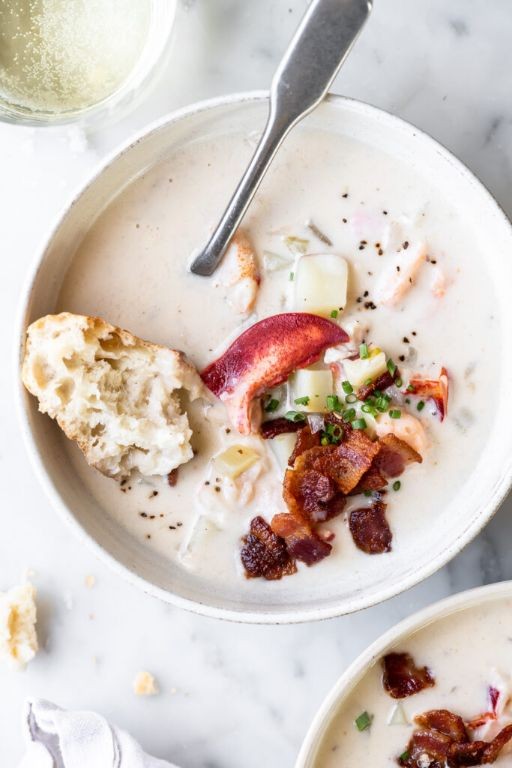 Rich and Creamy Lobster Chowder
