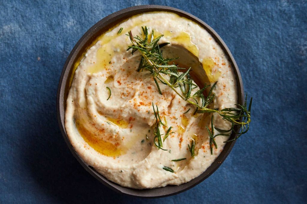 Roasted Garlic White Bean Dip