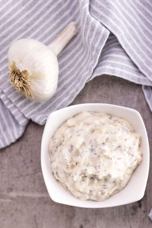 Roasted Garlic and Thyme White Sauce