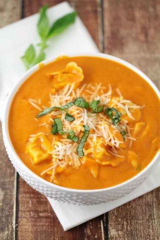 Roasted Red Pepper Tortellini Soup