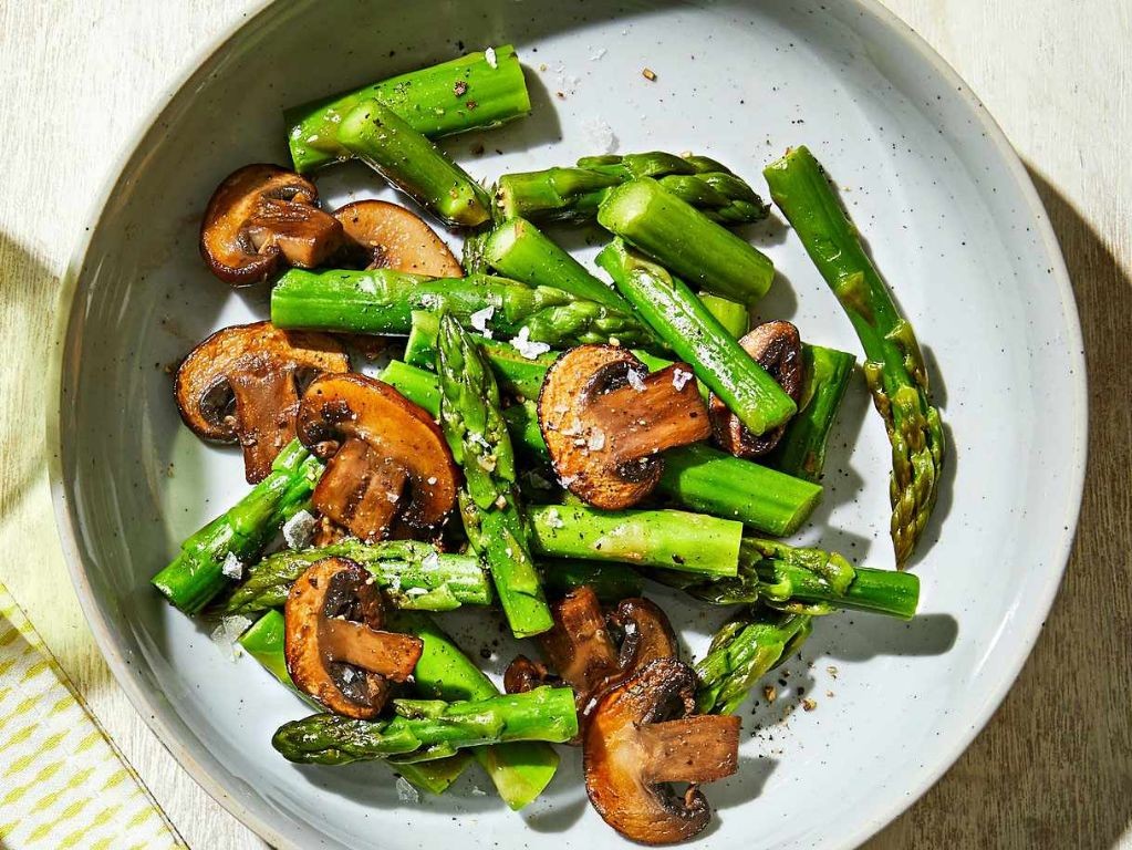 Sauteed Asparagus with Mushrooms