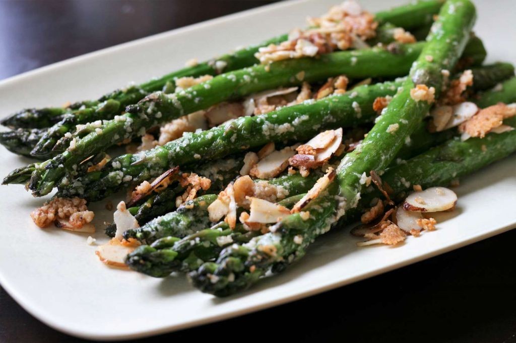 Sauteed Asparagus with Toasted Almonds