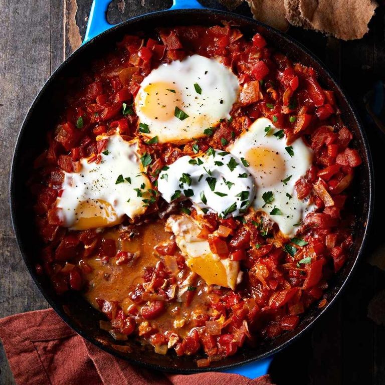 Shakshuka with Spicy Tomato Sauce