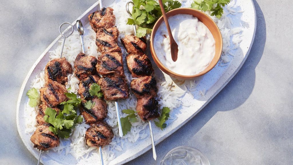 Shish Taouk with Garlic Sauce