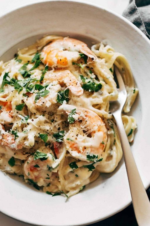 Shrimp and Crab Linguine with White Wine Sauce