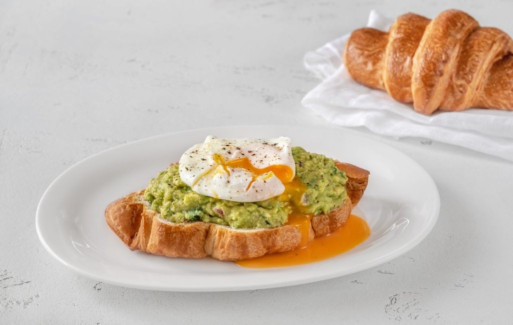 Skinny Girl Avocado Toast with Poached Egg