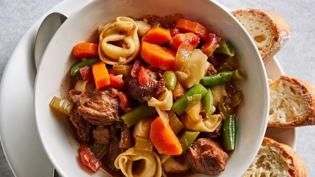 Slow Cooker Beef Tortellini Soup