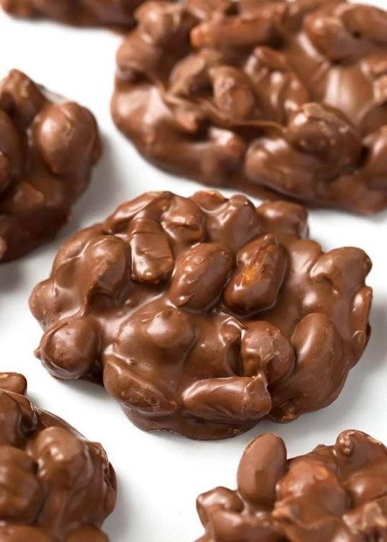 Slow Cooker Chocolate Peanut Clusters