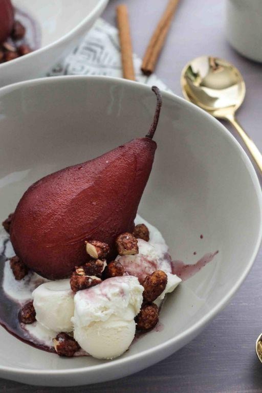 Slow Cooker Cinnamon Vanilla Poached Pears