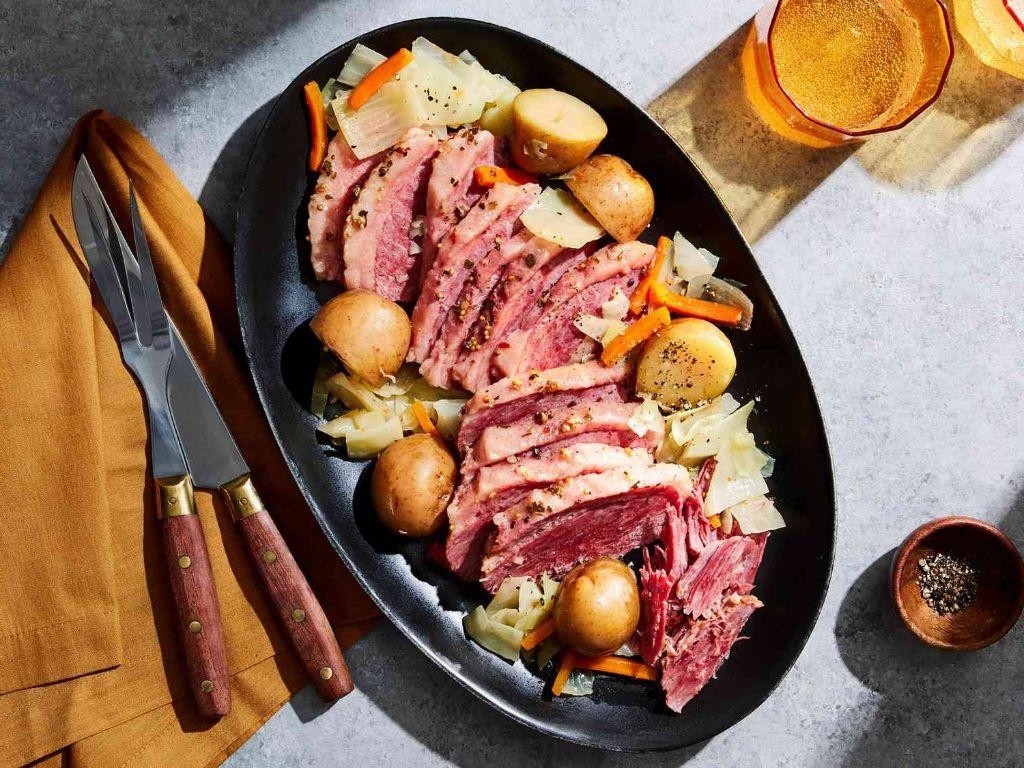 Slow Cooker Corned Beef and Cabbage with Beer